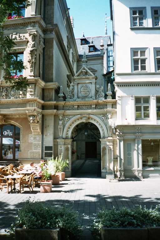 Zur Galerie &middot; Enter gallery